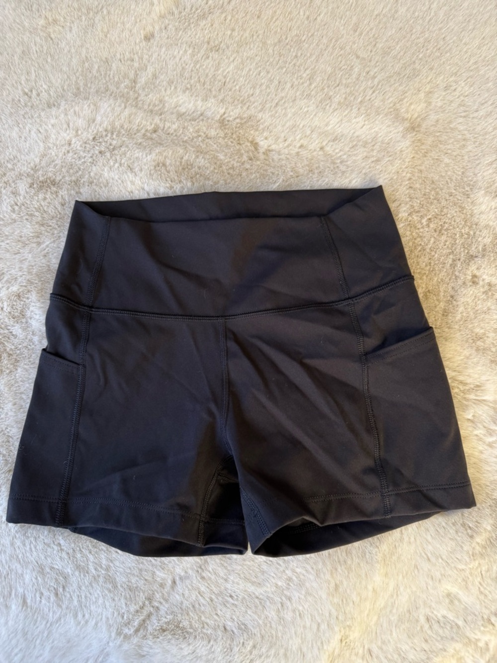 TNA Aritzia High-Rise Black Women's Active Shorts